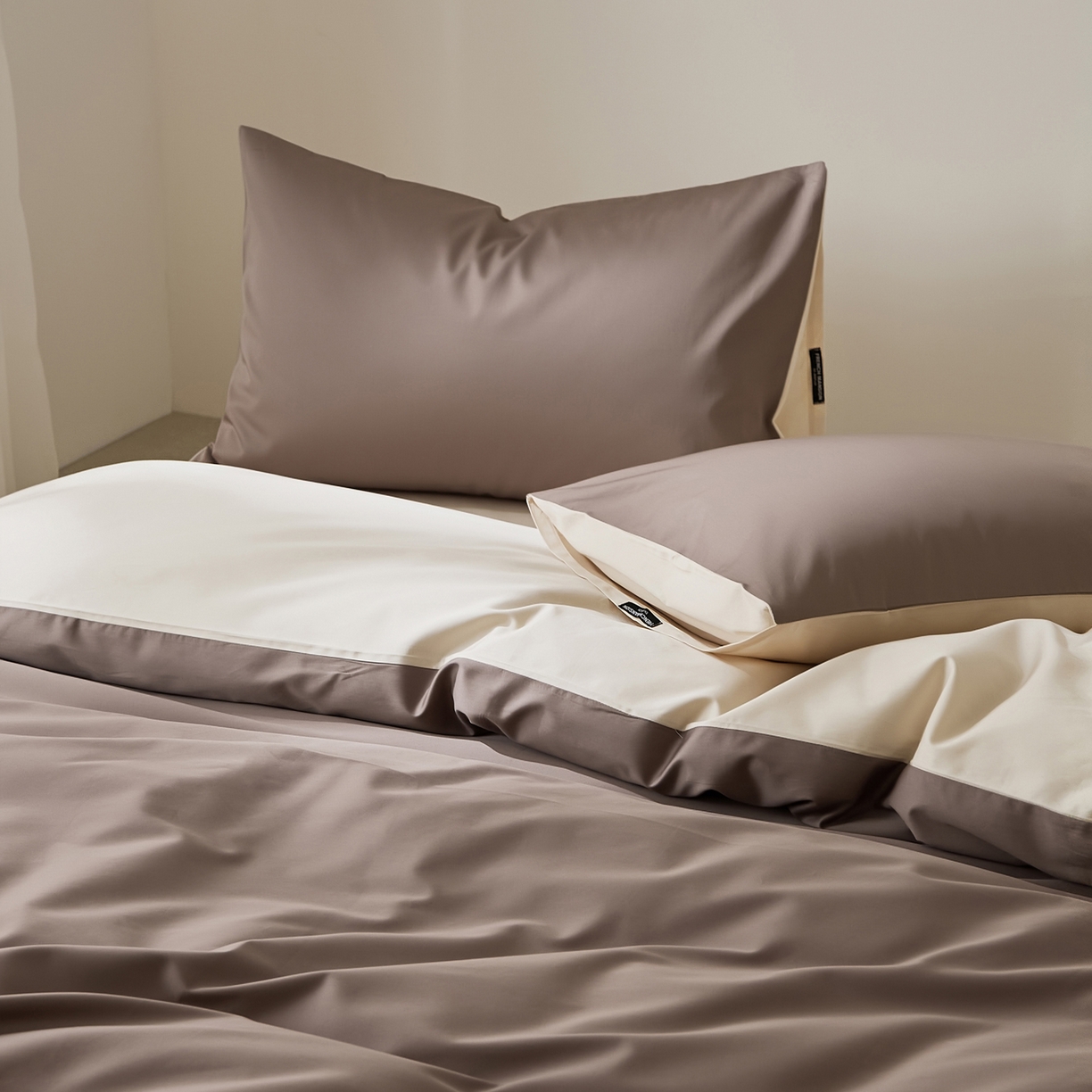 91家纺网 家纺一手货源 找家纺 EH家居 2026新款长绒棉纯棉云栖安缦之境四件套 安缦-布朗尼咖