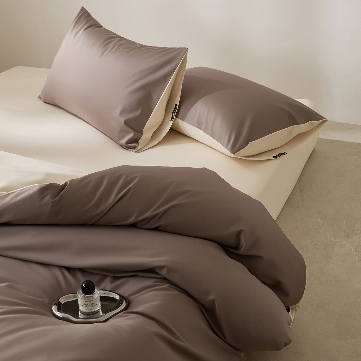 91家纺网 家纺一手货源 找家纺 EH家居 2026新款长绒棉纯棉云栖安缦之境四件套 安缦-布朗尼咖