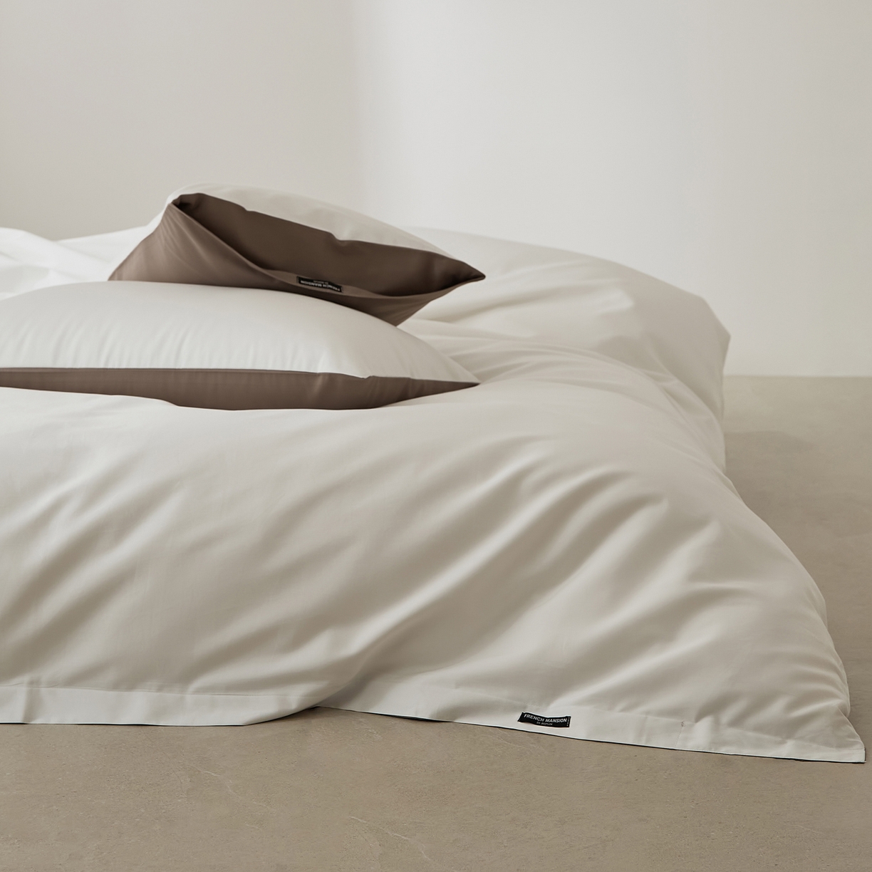 91家纺网 家纺一手货源 找家纺 EH家居 2026新款长绒棉纯棉云栖安缦之境四件套 安缦-阳光白咖