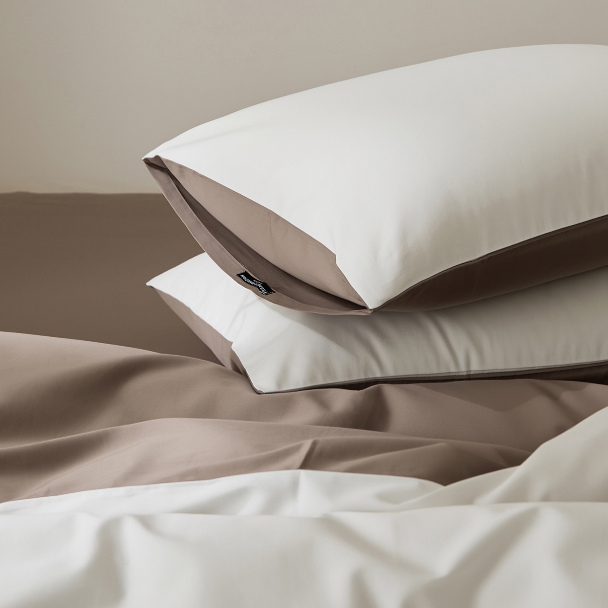 91家纺网 家纺一手货源 找家纺 EH家居 2026新款长绒棉纯棉云栖安缦之境四件套 安缦-阳光白咖