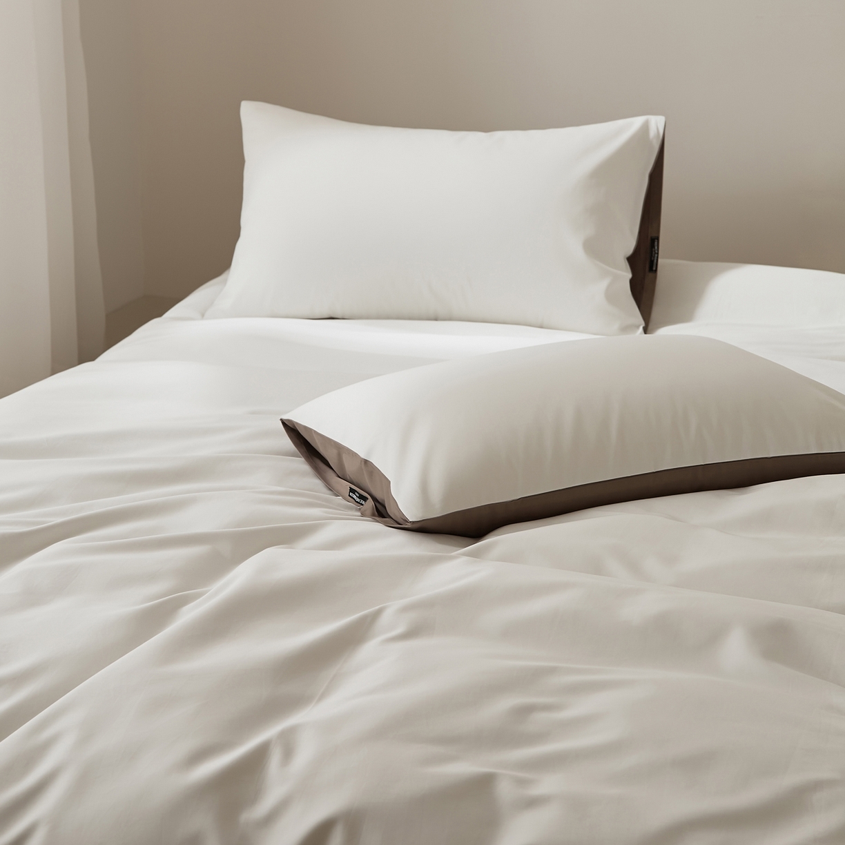 91家纺网 家纺一手货源 找家纺 EH家居 2026新款长绒棉纯棉云栖安缦之境四件套 安缦-阳光白咖