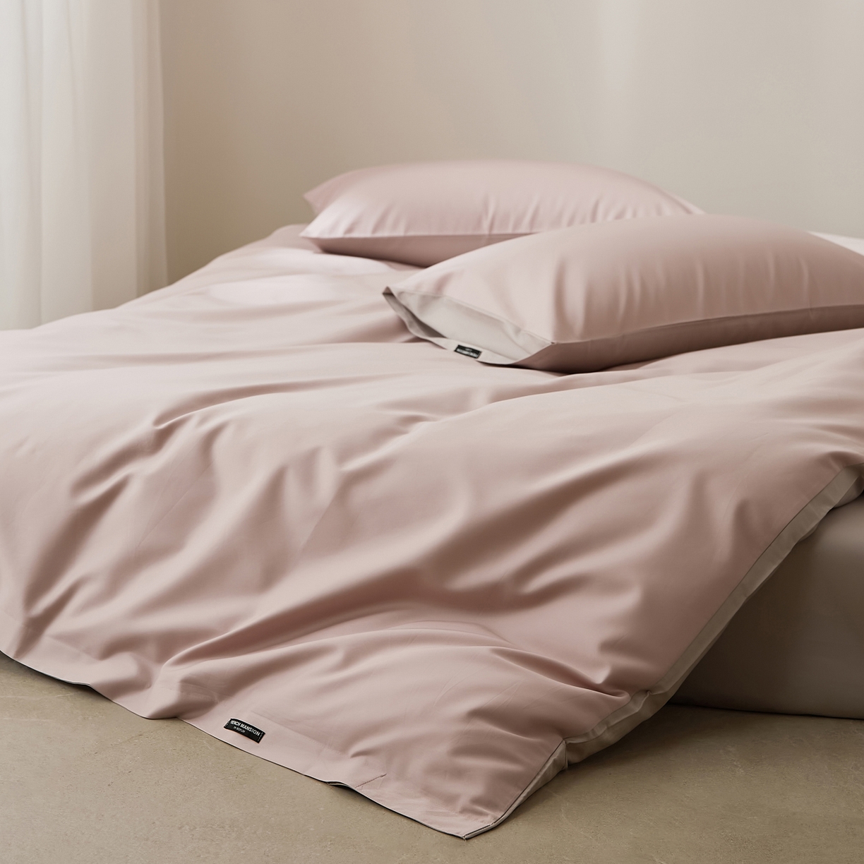 91家纺网 家纺一手货源 找家纺 EH家居 2026新款长绒棉纯棉云栖安缦之境四件套 安缦-洋气粉灰