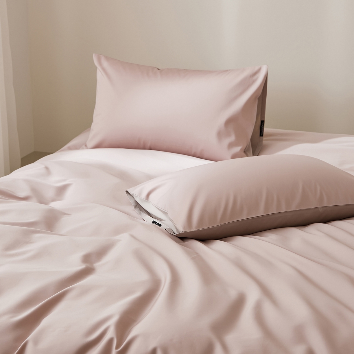 91家纺网 家纺一手货源 找家纺 EH家居 2026新款长绒棉纯棉云栖安缦之境四件套 安缦-洋气粉灰