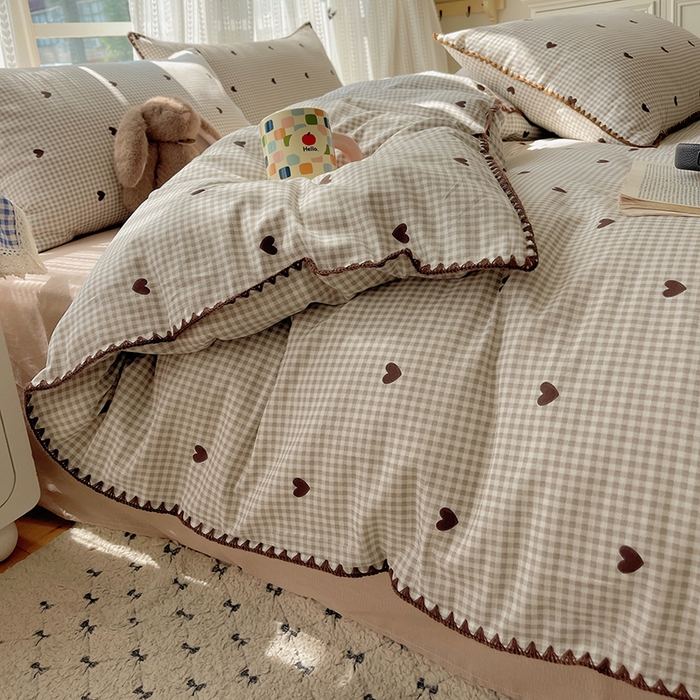 91家纺网 家纺一手货源 找家纺 瑞莱 2026新款全棉印花贝壳边四件套 奶昔格