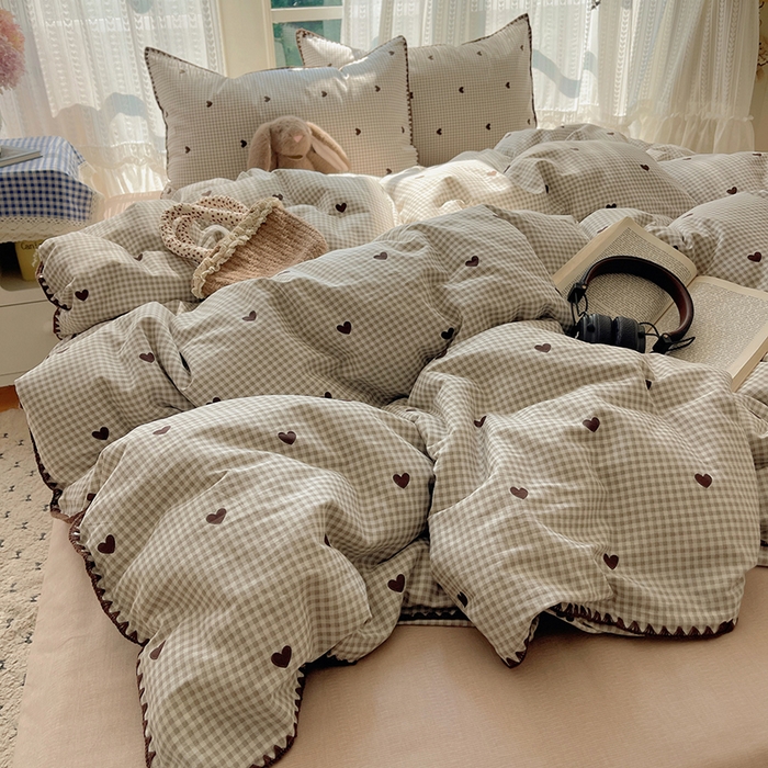 91家纺网 家纺一手货源 找家纺 瑞莱 2026新款全棉印花贝壳边四件套 奶昔格