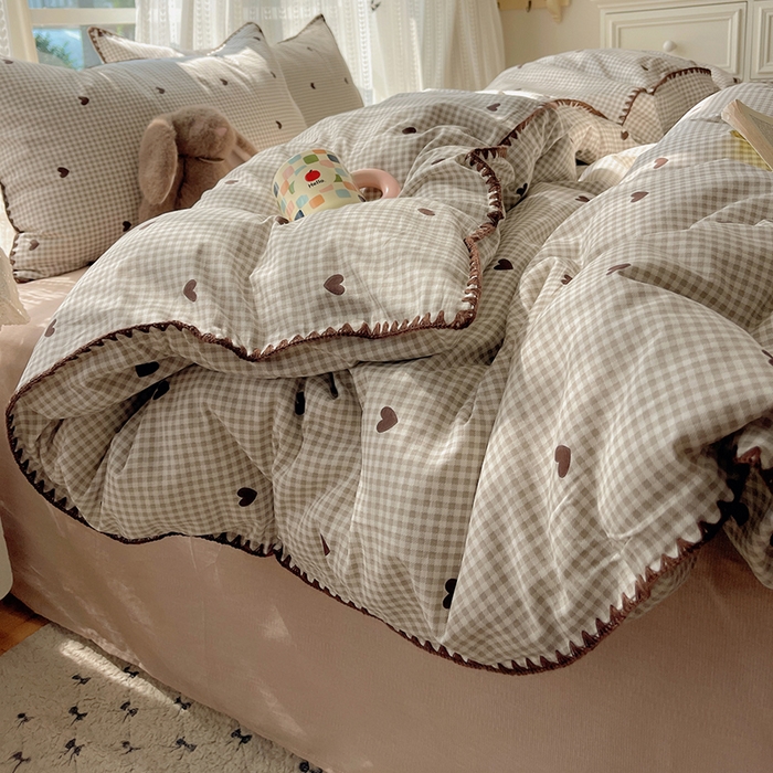 91家纺网 家纺一手货源 找家纺 瑞莱 2026新款全棉印花贝壳边四件套 奶昔格