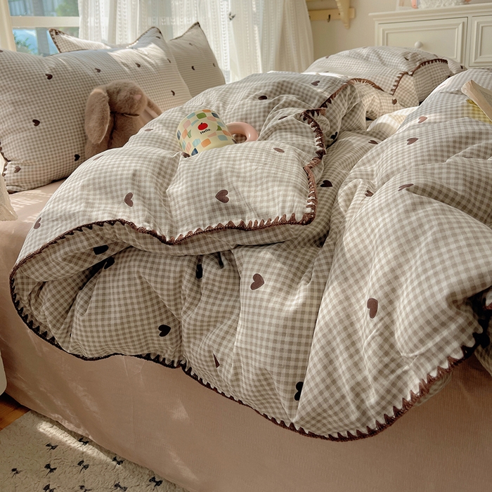 91家纺网 家纺一手货源 找家纺 瑞莱 2026新款全棉印花贝壳边四件套 奶昔格