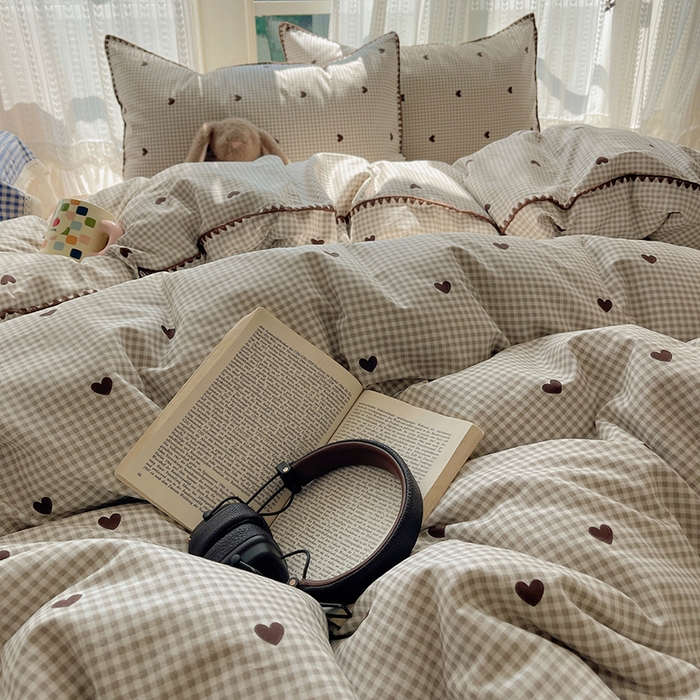 91家纺网 家纺一手货源 找家纺 瑞莱 2026新款全棉印花贝壳边四件套 奶昔格