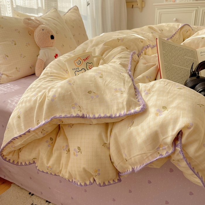 91家纺网 家纺一手货源 找家纺 瑞莱 2026新款全棉印花贝壳边四件套 樱桃甜趣-黄