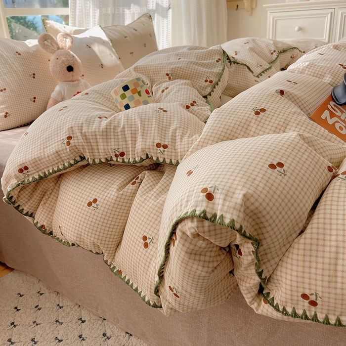 91家纺网 家纺一手货源 找家纺 瑞莱 2026新款全棉印花贝壳边四件套 樱姿-米