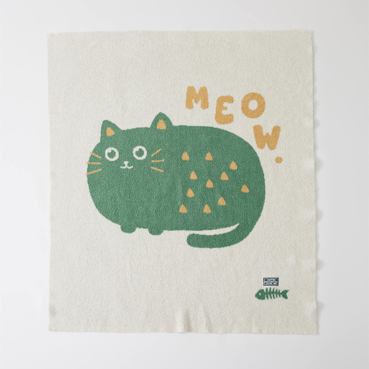 91家纺网 家纺一手货源 找家纺 暖绵绵家纺 2025新款毛茸茸小猫毯子毛毯抱枕含芯-黑糖【券后最低零售价：毯子173元、抱枕（含芯）153元】 黑糖毯子-暗绿色