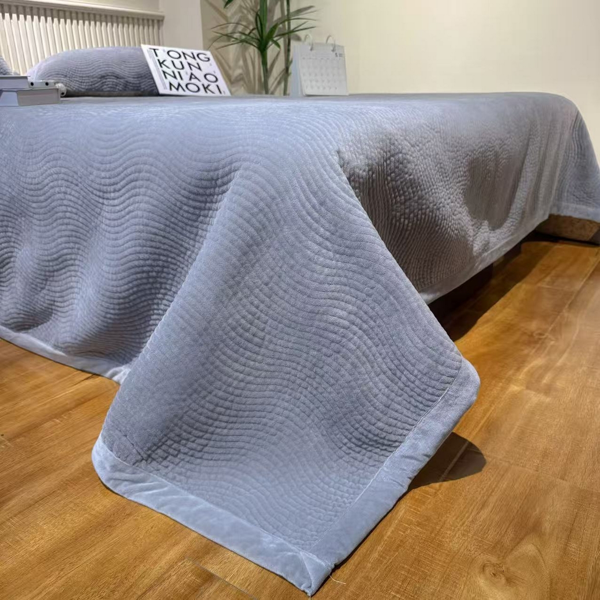 91家纺网 家纺一手货源 找家纺 （总）床盖工厂店 2025新款婴儿绒纯色填充棉花床盖三件套