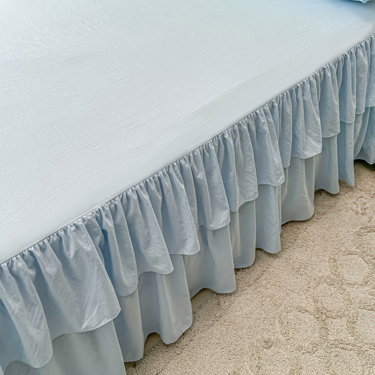 91家纺网 家纺一手货源 找家纺 乐卧家居 2026新款韩系公主风柔软多层荷叶边床裙单品系列 蓝