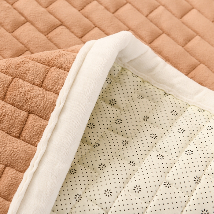 91家纺网 家纺一手货源 找家纺 （总）恋绒家纺 2025新款贴布绣牛奶绒床褥床垫