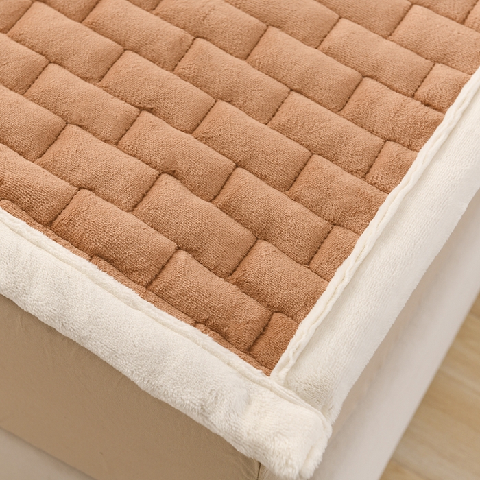 91家纺网 家纺一手货源 找家纺 恋绒家纺 2025新款贴布绣牛奶绒床褥床垫 Q萌小兔-浅咖