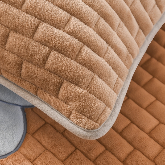 91家纺网 家纺一手货源 找家纺 恋绒家纺 2025新款贴布绣牛奶绒床褥床垫 Q萌小兔-浅咖