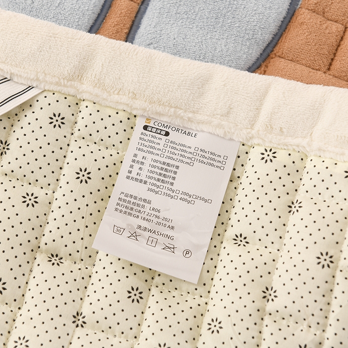 91家纺网 家纺一手货源 找家纺 恋绒家纺 2025新款贴布绣牛奶绒床褥床垫 Q萌小兔-浅咖