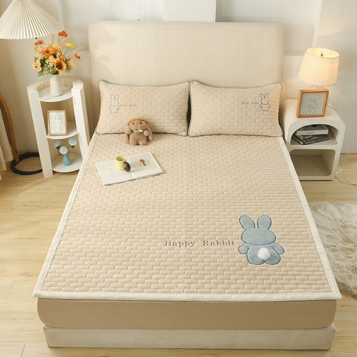 恋绒家纺 2025新款贴布绣牛奶绒床褥床垫 Q萌小兔-香槟