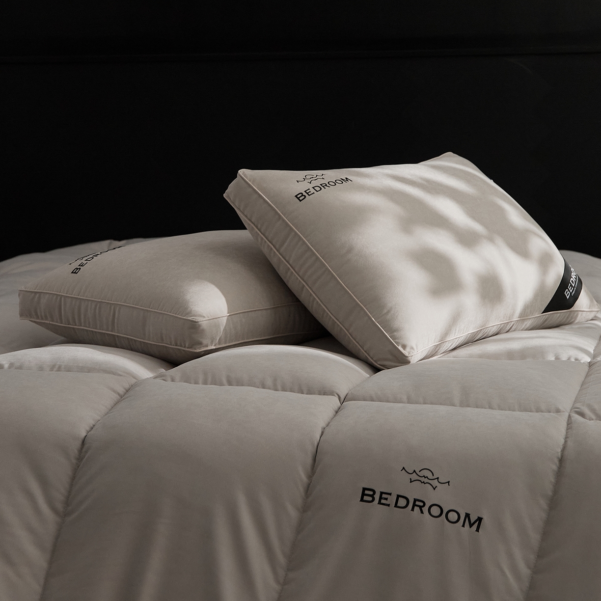 91家纺网 家纺一手货源 找家纺 境月枕芯坊 2025新款防螨抑菌防霉云绒枕枕头枕芯 云绒枕高级灰