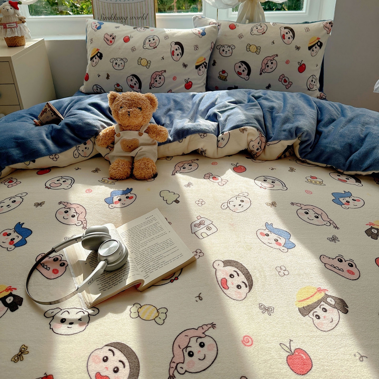 91家纺网 家纺一手货源 找家纺 优选 2025新款小清新加厚高克重牛奶绒四件套直播热款新花型更新 欢乐男孩