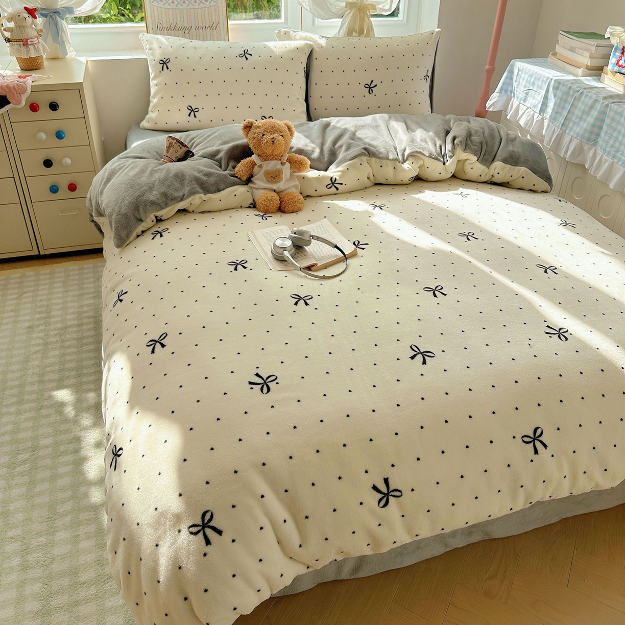 91家纺网 家纺一手货源 找家纺 优选 2025新款小清新加厚高克重牛奶绒四件套直播热款新花型更新 法式简爱