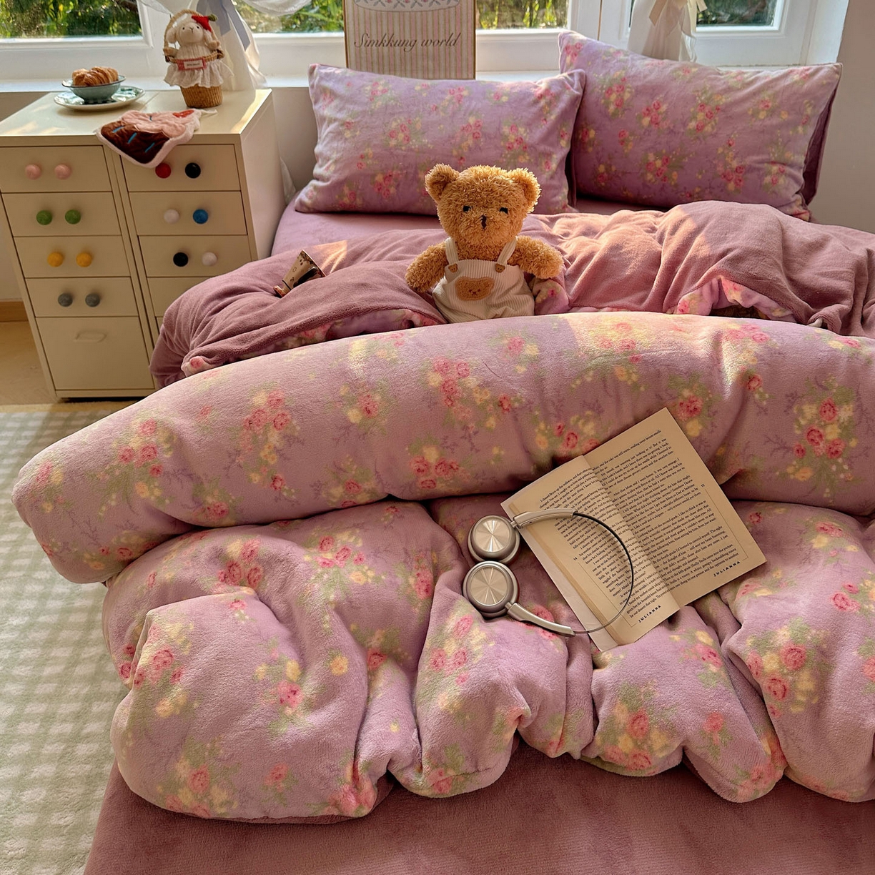 91家纺网 家纺一手货源 找家纺 优选 2025新款小清新加厚高克重牛奶绒四件套直播热款新花型更新 花团锦簇