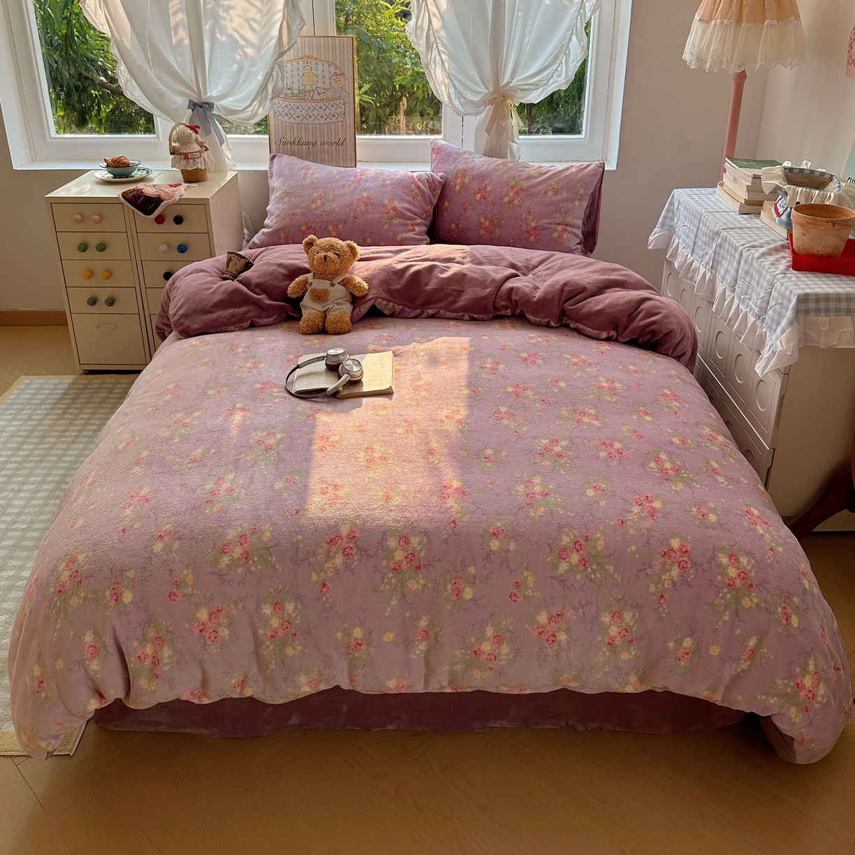 91家纺网 家纺一手货源 找家纺 优选 2025新款小清新加厚高克重牛奶绒四件套直播热款新花型更新 花团锦簇