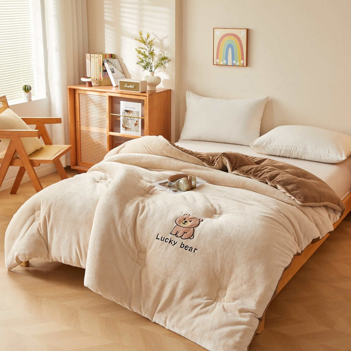 91家纺网 家纺一手货源 找家纺 （总）慕尚家纺 2026新款牛奶绒毛巾绣冬被被子被芯-维尼熊