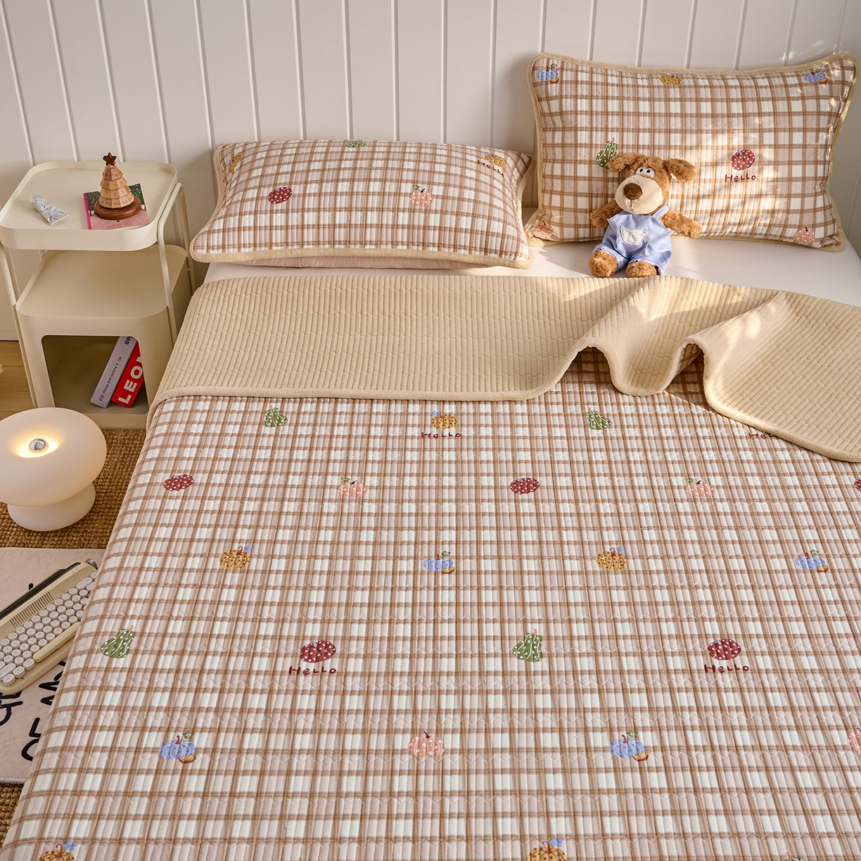 91家纺网 家纺一手货源 找家纺 X猫先生 2026新品A全棉B牛奶绒床盖一面全棉一面牛奶绒床盖炕盖加厚床单床垫四季款系列三 焦糖南瓜格（A棉B棉）