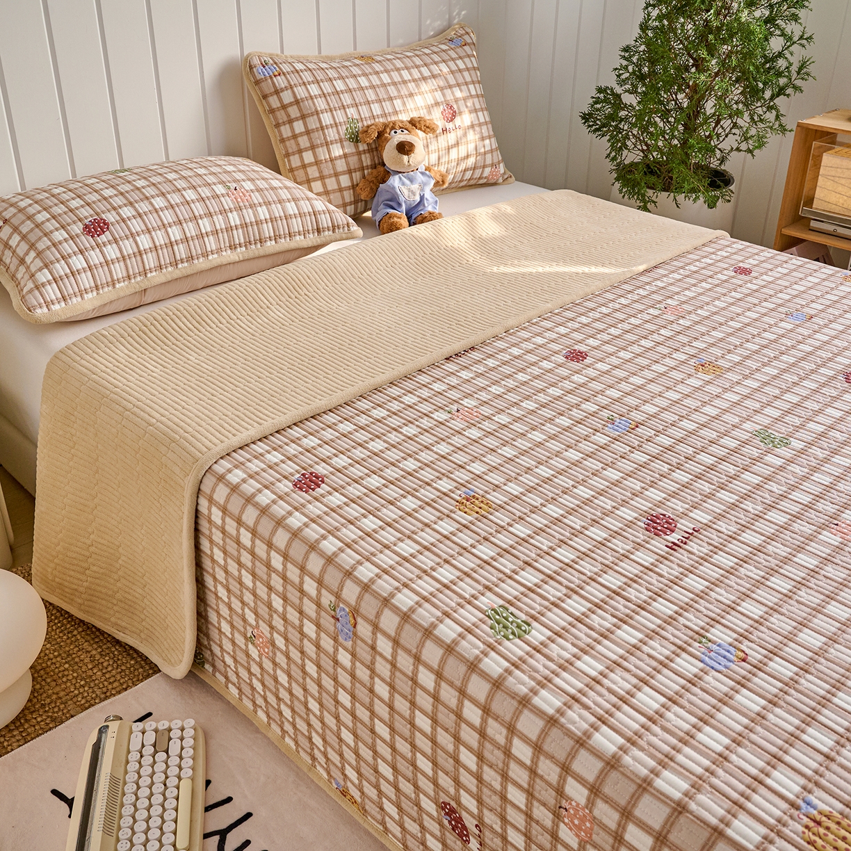 91家纺网 家纺一手货源 找家纺 X猫先生 2026新品A全棉B牛奶绒床盖一面全棉一面牛奶绒床盖炕盖加厚床单床垫四季款系列三 焦糖南瓜格（A棉B棉）