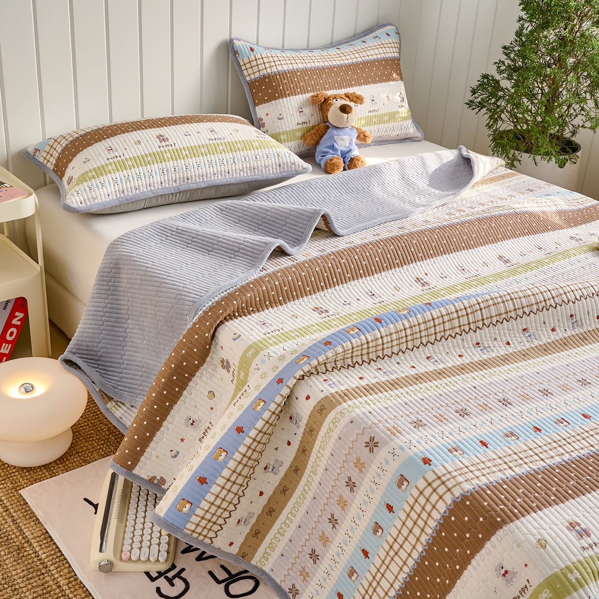 91家纺网 家纺一手货源 找家纺 X猫先生 2026新品A全棉B牛奶绒床盖一面全棉一面牛奶绒床盖炕盖加厚床单床垫四季款系列三 童年往事（A棉B绒）