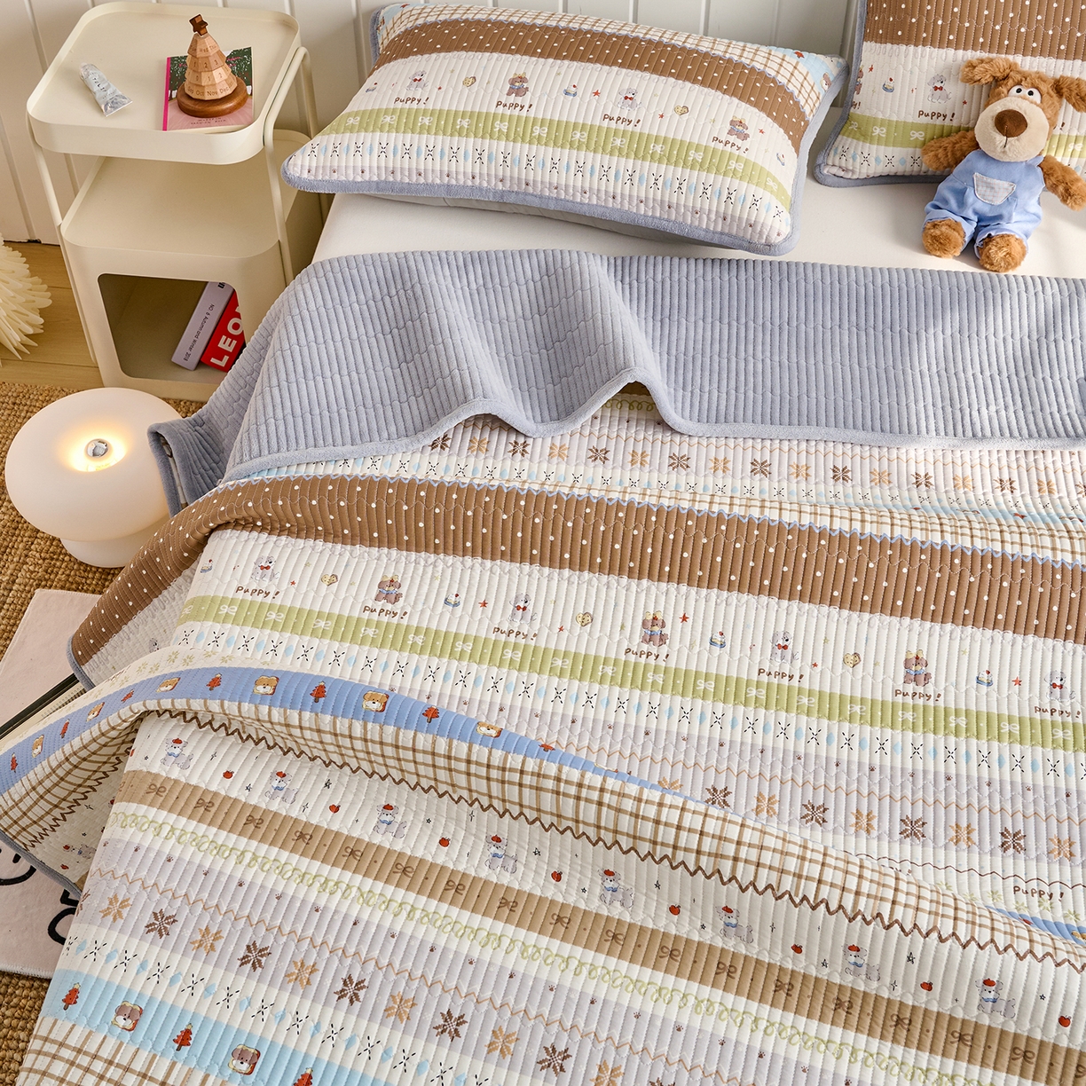 91家纺网 家纺一手货源 找家纺 X猫先生 2026新品A全棉B牛奶绒床盖一面全棉一面牛奶绒床盖炕盖加厚床单床垫四季款系列三 童年往事（A棉B绒）