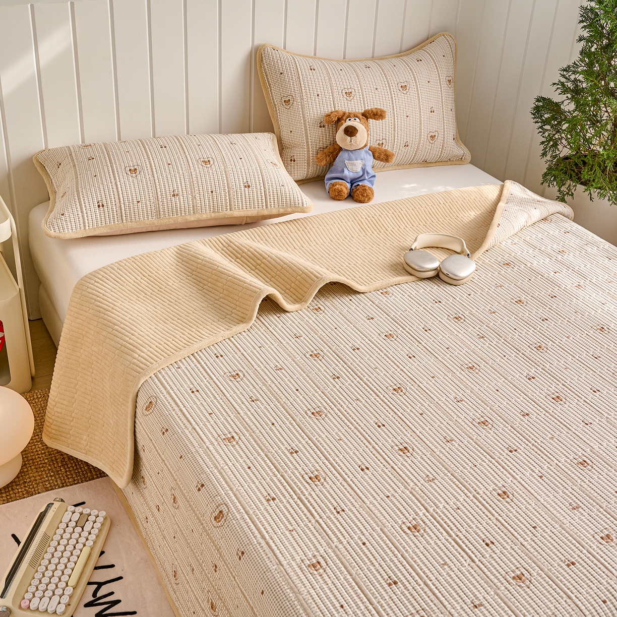 91家纺网 家纺一手货源 找家纺 X猫先生 2026新品A全棉B牛奶绒床盖一面全棉一面牛奶绒床盖炕盖加厚床单床垫四季款系列三 熊熊告白(A棉B绒）