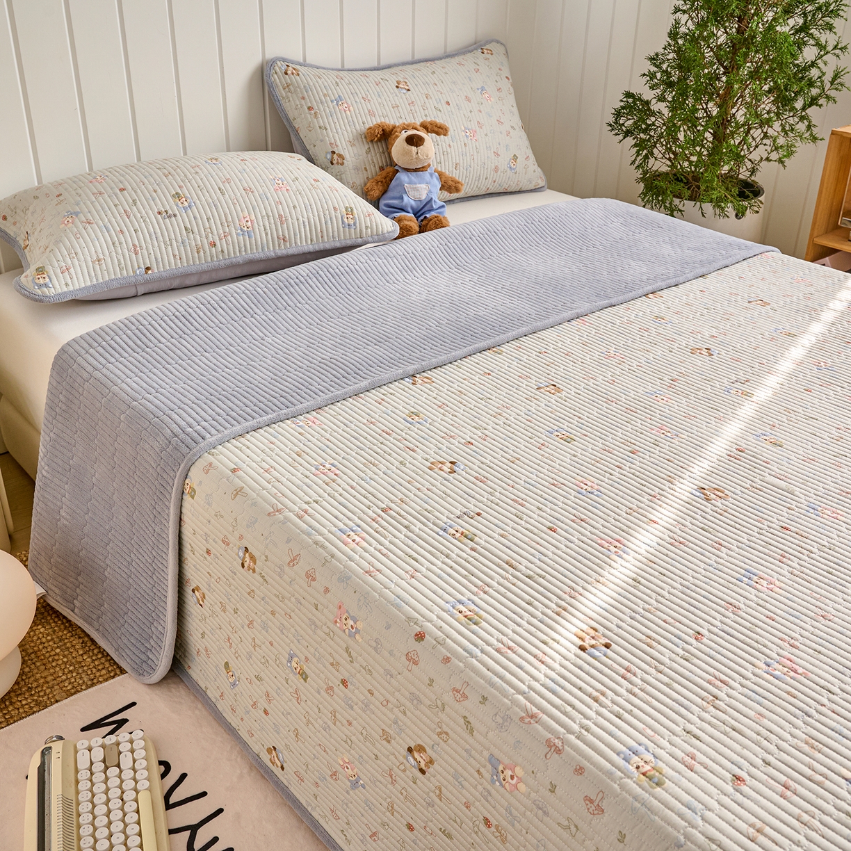 91家纺网 家纺一手货源 找家纺 X猫先生 2026新品A全棉B牛奶绒床盖一面全棉一面牛奶绒床盖炕盖加厚床单床垫四季款系列三 蘑菇小镇（A棉B绒）