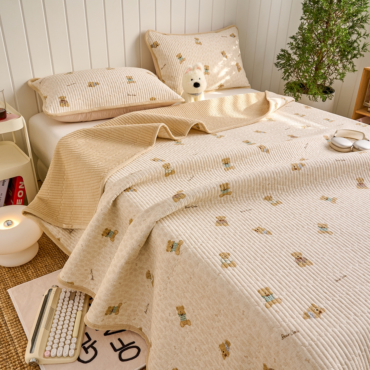 91家纺网 家纺一手货源 找家纺 X猫先生 2026新品A全棉B牛奶绒床盖一面全棉一面牛奶绒床盖炕盖加厚床单床垫四季款系列三 趴趴熊(A棉B绒）