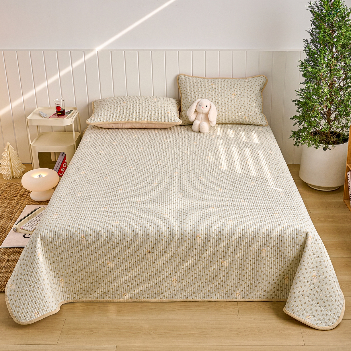 91家纺网 家纺一手货源 找家纺 X猫先生 2026新品A全棉B牛奶绒床盖一面全棉一面牛奶绒床盖炕盖加厚床单床垫四季款系列三 春游兔兔（A棉B绒）