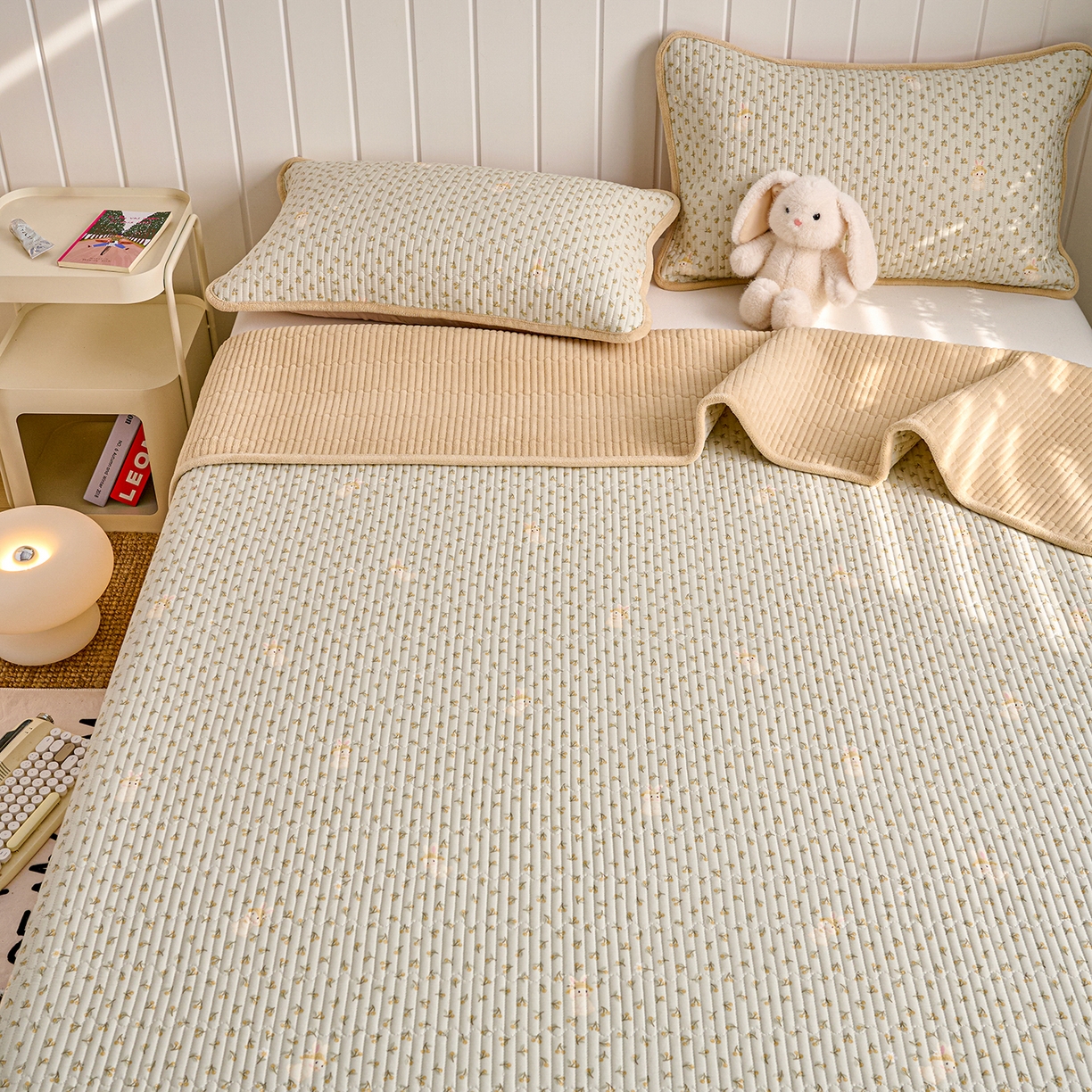 91家纺网 家纺一手货源 找家纺 X猫先生 2026新品A全棉B牛奶绒床盖一面全棉一面牛奶绒床盖炕盖加厚床单床垫四季款系列三 春游兔兔（A棉B绒）