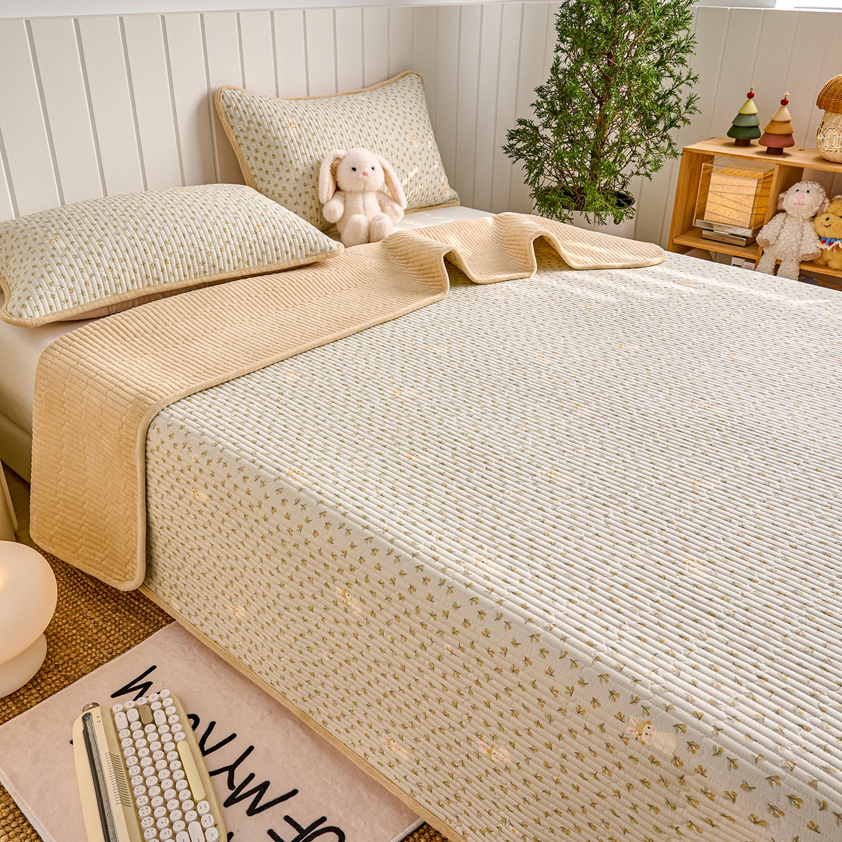 91家纺网 家纺一手货源 找家纺 X猫先生 2026新品A全棉B牛奶绒床盖一面全棉一面牛奶绒床盖炕盖加厚床单床垫四季款系列三 春游兔兔（A棉B绒）