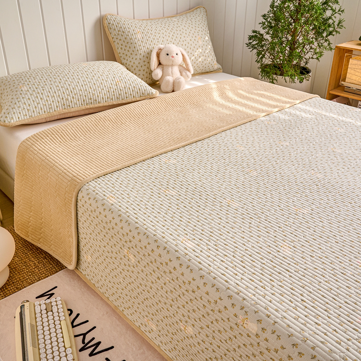 91家纺网 家纺一手货源 找家纺 X猫先生 2026新品A全棉B牛奶绒床盖一面全棉一面牛奶绒床盖炕盖加厚床单床垫四季款系列三 春游兔兔（A棉B绒）