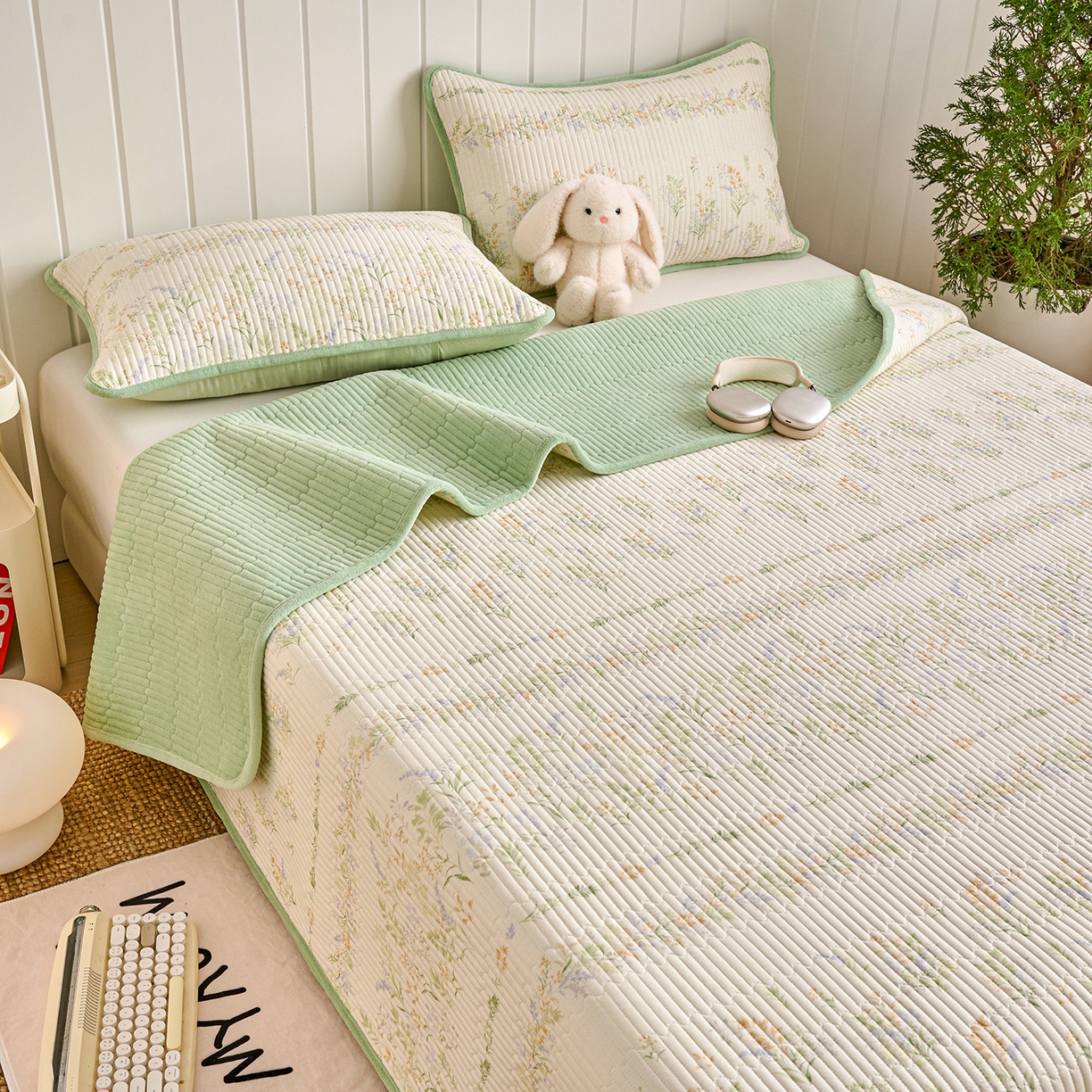 91家纺网 家纺一手货源 找家纺 X猫先生 2026新品A全棉B牛奶绒床盖一面全棉一面牛奶绒床盖炕盖加厚床单床垫四季款系列三 丛草集（A棉B绒）