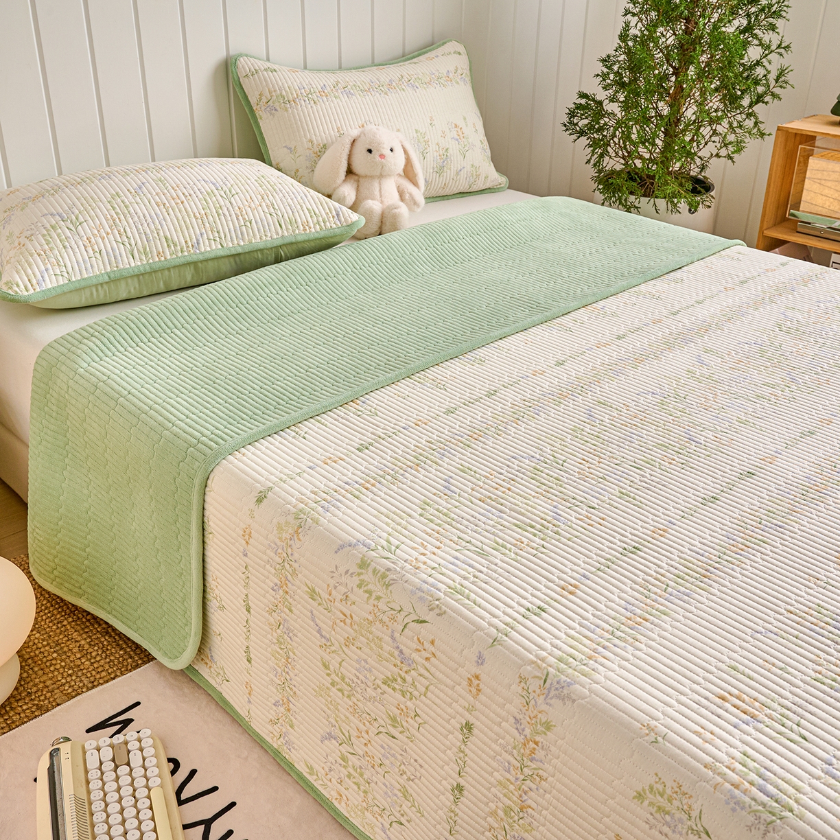 91家纺网 家纺一手货源 找家纺 X猫先生 2026新品A全棉B牛奶绒床盖一面全棉一面牛奶绒床盖炕盖加厚床单床垫四季款系列三 丛草集（A棉B绒）