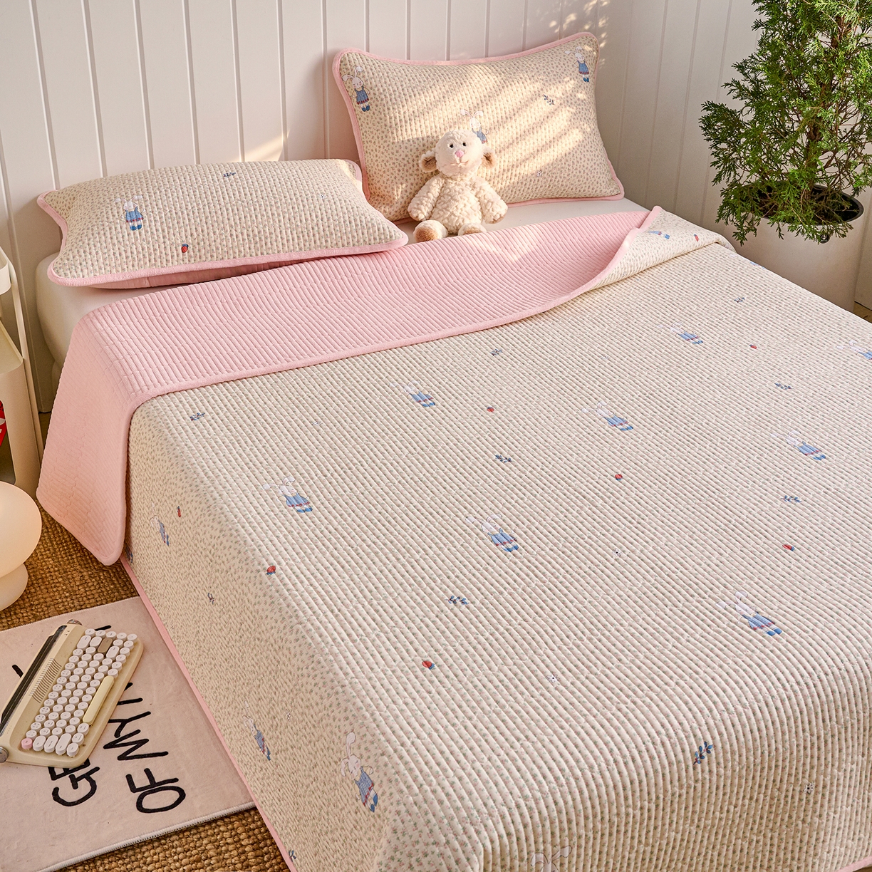 91家纺网 家纺一手货源 找家纺 X猫先生 2026新品A全棉B牛奶绒床盖一面全棉一面牛奶绒床盖炕盖加厚床单床垫四季款系列三 奶呼小兔（A棉B绒）