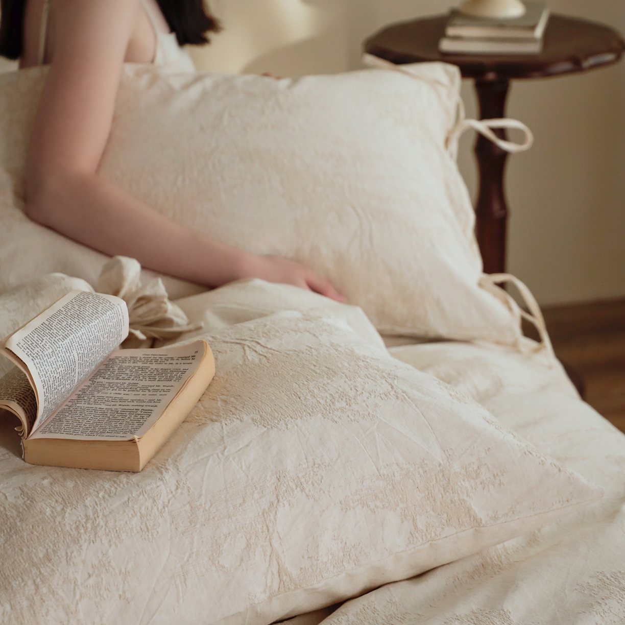 91家纺网 家纺一手货源 找家纺 极简 2026新款全棉亚麻浮雕提花四件套（控价：小号195标准295加大313） 林间絮语