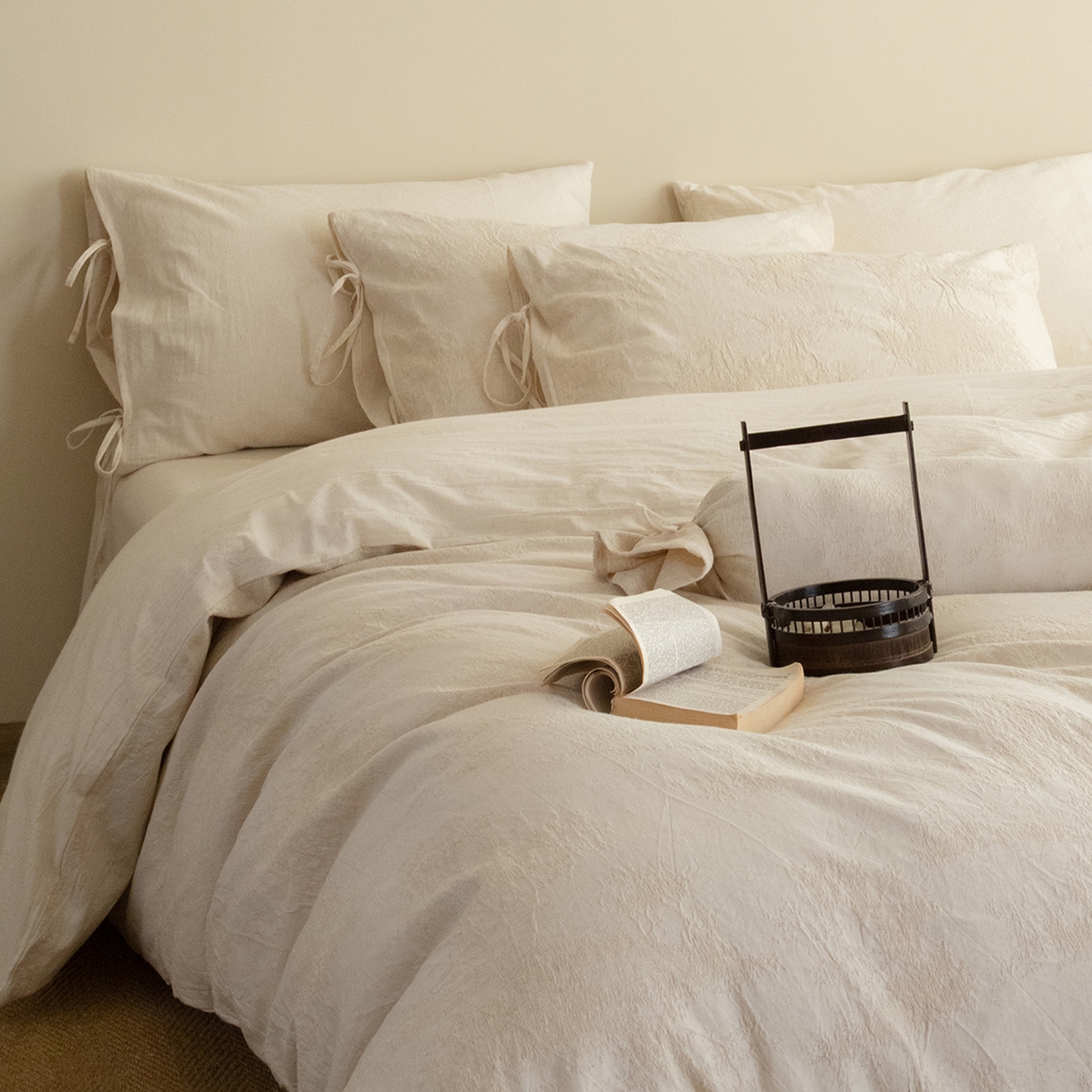 91家纺网 家纺一手货源 找家纺 极简 2026新款全棉亚麻浮雕提花四件套（控价：小号195标准295加大313） 林间絮语