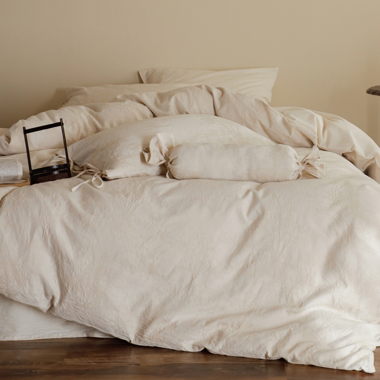 91家纺网 家纺一手货源 找家纺 极简 2026新款全棉亚麻浮雕提花四件套（控价：小号195标准295加大313） 林间絮语