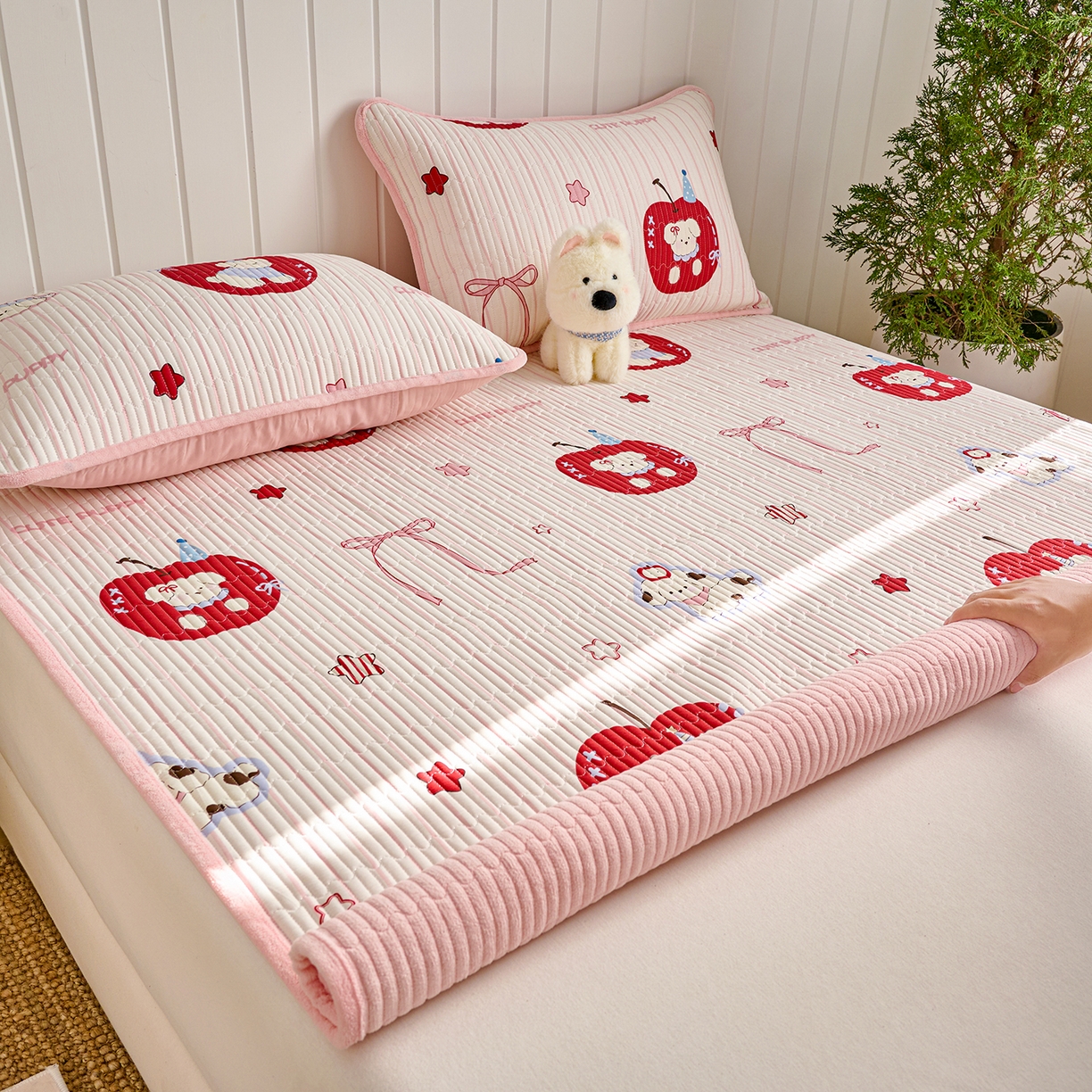 91家纺网 家纺一手货源 找家纺 X猫先生 2026新品A全棉B牛奶绒床盖一面全棉一面牛奶绒床盖炕盖加厚床单床垫四季款系列三 甜心苹果派（A棉B绒）
