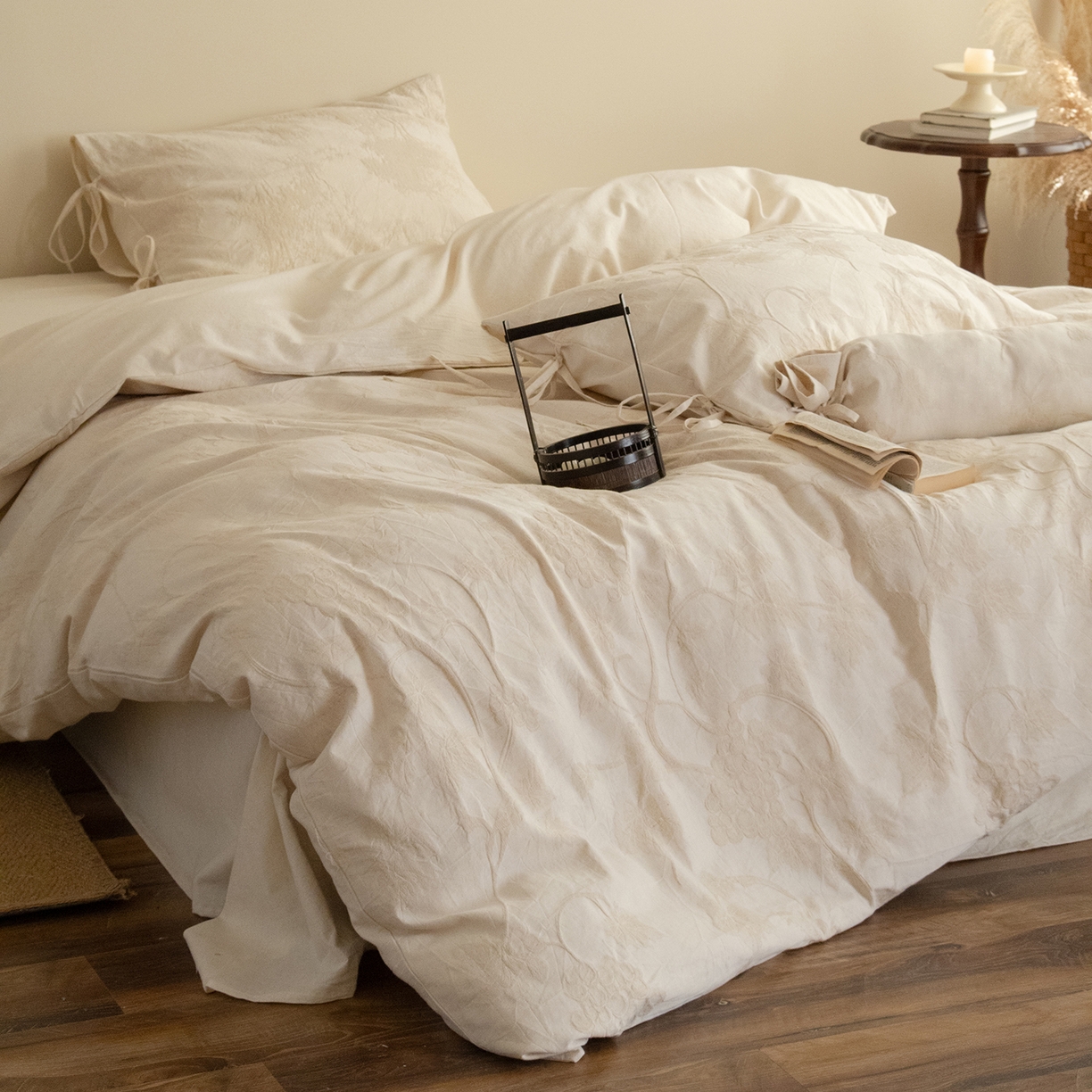 91家纺网 家纺一手货源 找家纺 极简 2026新款全棉亚麻浮雕提花四件套（控价：小号195标准295加大313） 素秋叶韵