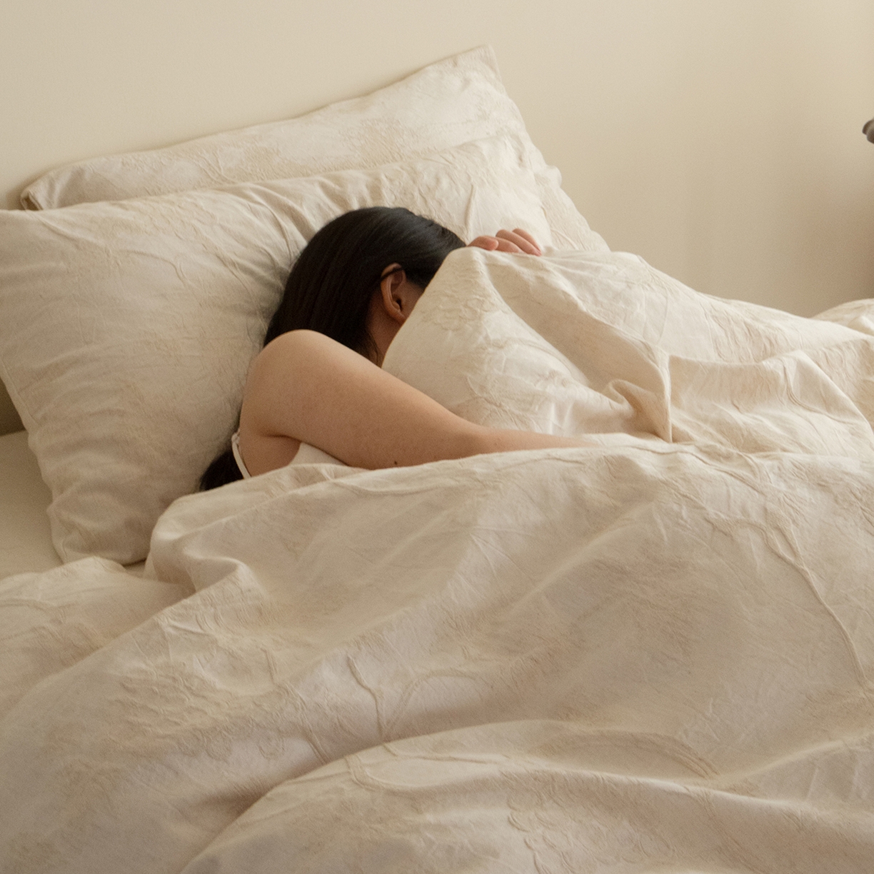 91家纺网 家纺一手货源 找家纺 极简 2026新款全棉亚麻浮雕提花四件套（控价：小号195标准295加大313） 素秋叶韵