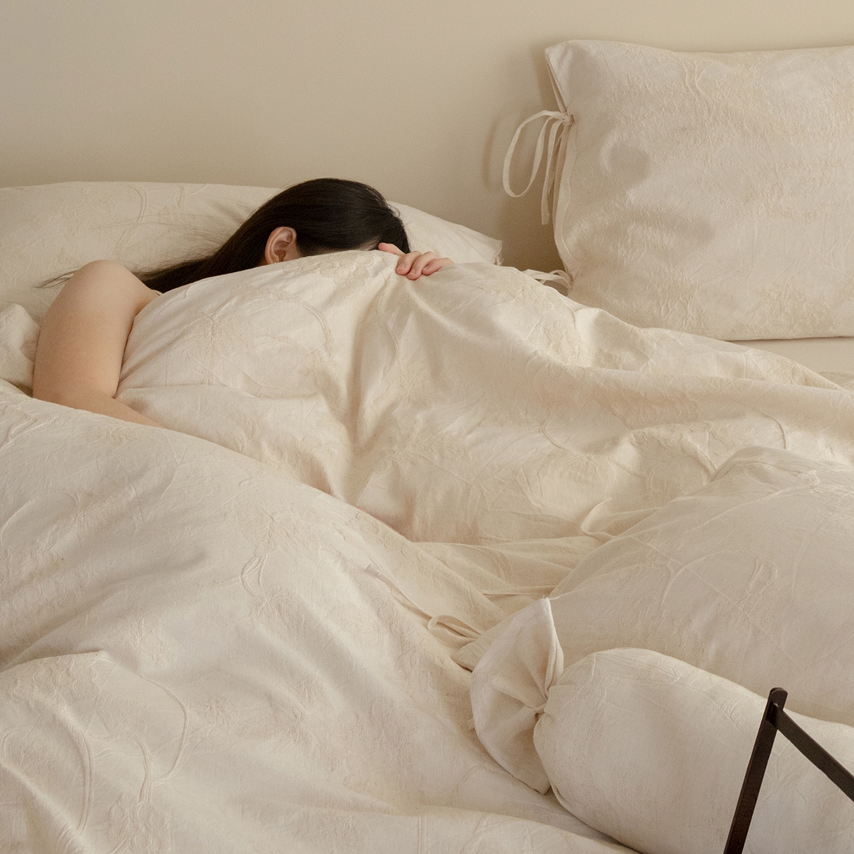 91家纺网 家纺一手货源 找家纺 极简 2026新款全棉亚麻浮雕提花四件套（控价：小号195标准295加大313） 素秋叶韵