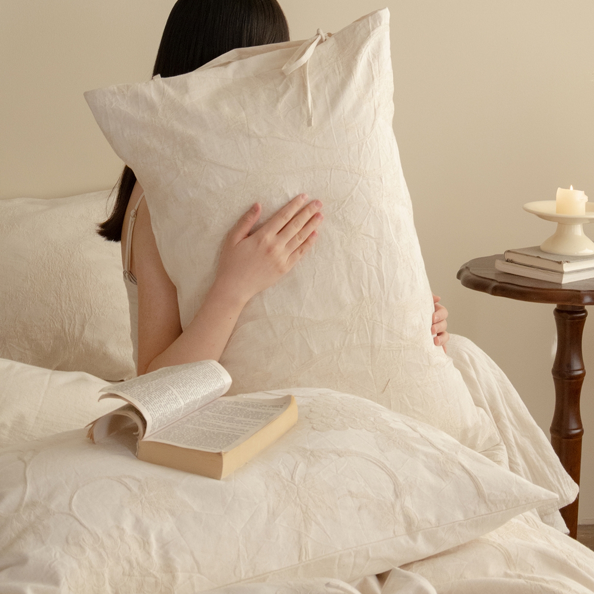 91家纺网 家纺一手货源 找家纺 极简 2026新款全棉亚麻浮雕提花四件套（控价：小号195标准295加大313） 素秋叶韵